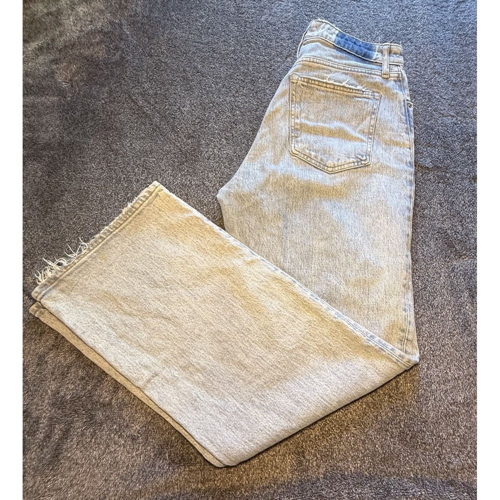 Abercrombie & Fitch The 90s Relaxed High Rise Denim Jeans Size 28/6L. Light Wash